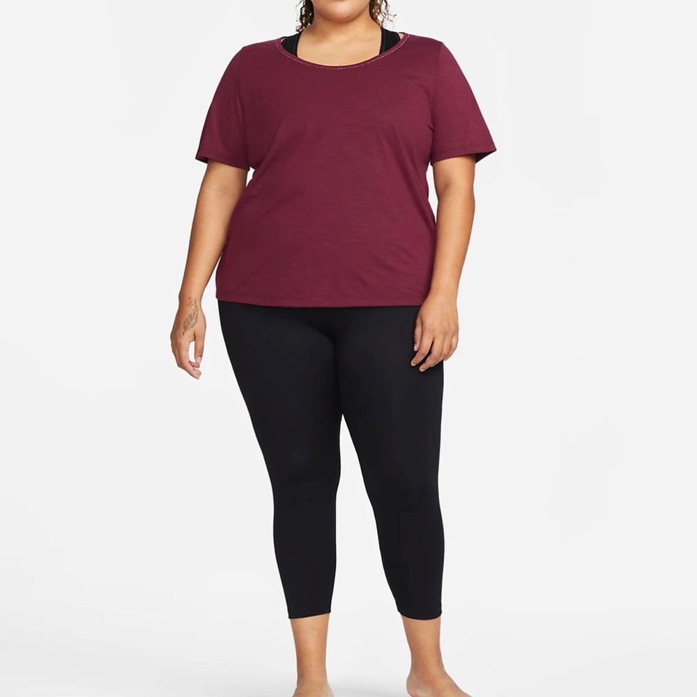 Nike Dri-Fit Yoga Women’s Short Sleeve Metallic Trim Top Sz Medium NWT